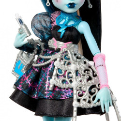 Monster High Cumplespantos Frankie Stein