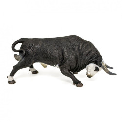 Toro Bravo Cara Blanca Embistiendo