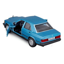 Burago - Mercedes-Benz 190 E 2.6 1:24